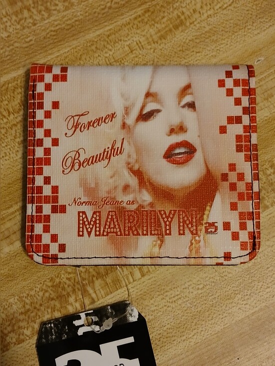 Handbags - Marilyn Monroe NWT Compact Wallet